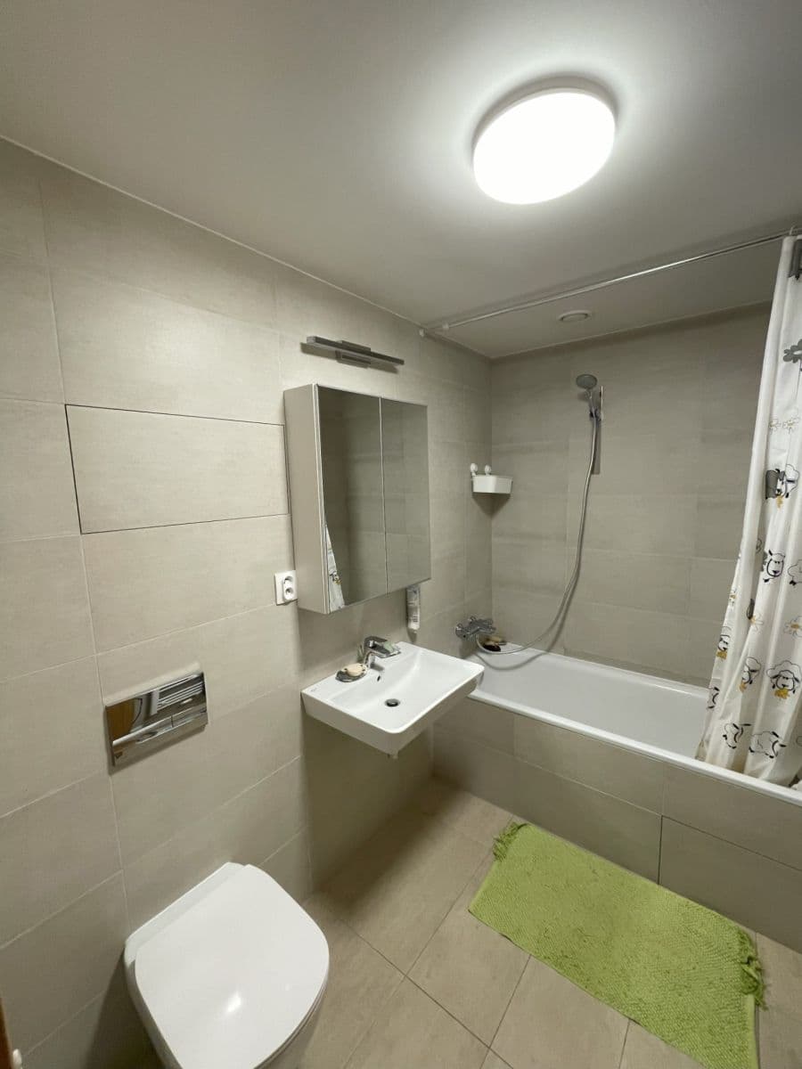 Prenájom bytu 2-izbový 59 m², Vrátnická, Praha, Praha Prenájom bytu 2-izbový 59 m², Vrátnická, Praha, Praha