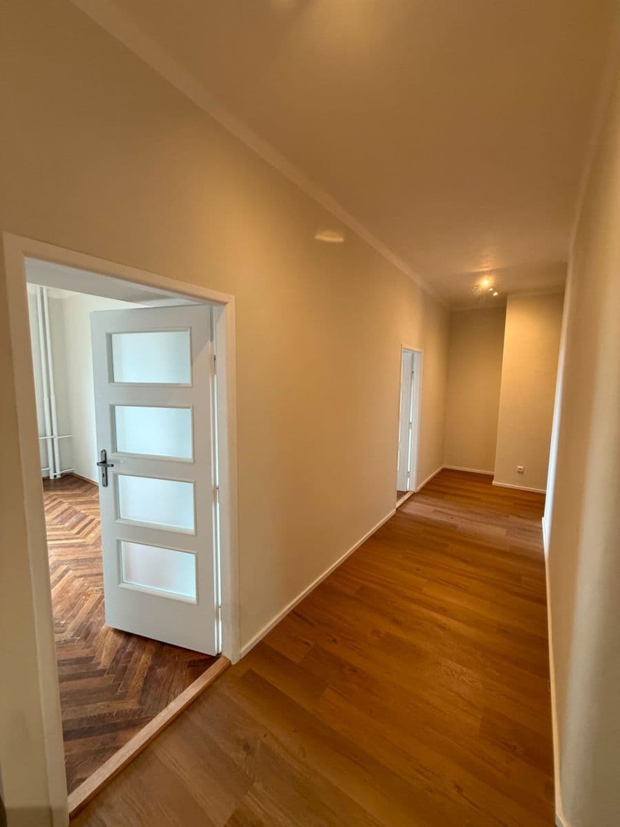 Prenájom bytu 3-izbový 75 m², V Horní Stromce, Praha, Praha Prenájom bytu 3-izbový 75 m², V Horní Stromce, Praha, Praha