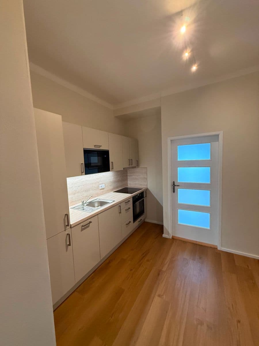 Prenájom bytu 3-izbový 75 m², V Horní Stromce, Praha, Praha Prenájom bytu 3-izbový 75 m², V Horní Stromce, Praha, Praha