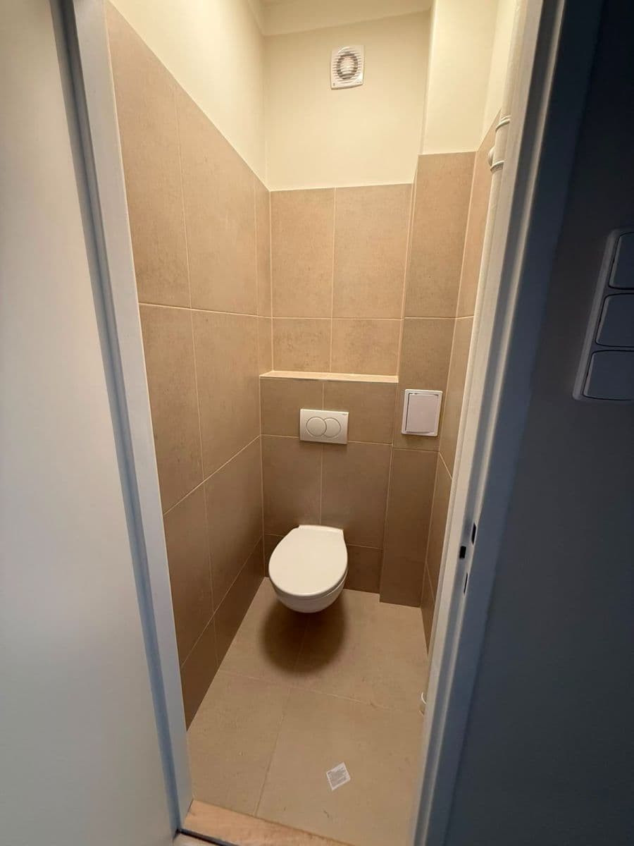 Prenájom bytu 3-izbový 75 m², V Horní Stromce, Praha, Praha Prenájom bytu 3-izbový 75 m², V Horní Stromce, Praha, Praha