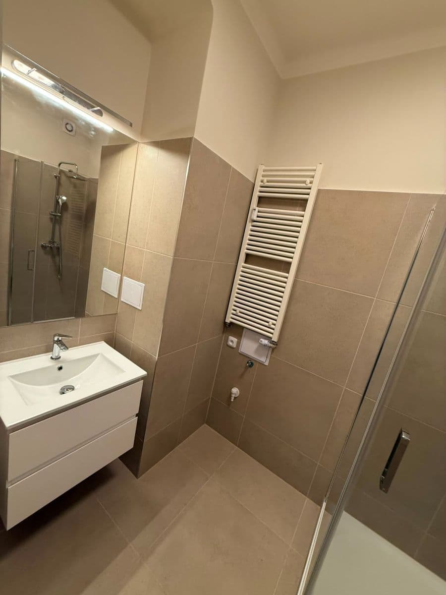 Prenájom bytu 3-izbový 75 m², V Horní Stromce, Praha, Praha Prenájom bytu 3-izbový 75 m², V Horní Stromce, Praha, Praha