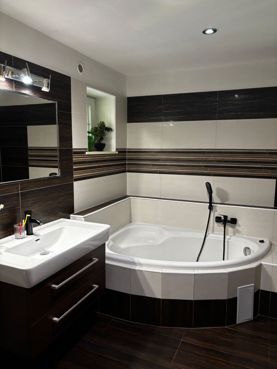 Predaj domu 222 m², pozemok 835 m², Pertoltice pod Ralskem, Liberecký kraj Predaj domu 222 m², pozemok 835 m², Pertoltice pod Ralskem, Liberecký kraj