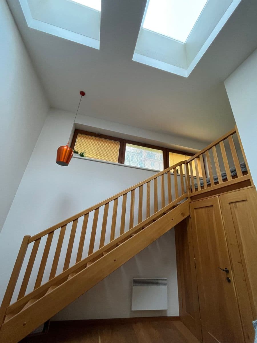 Prenájom bytu 1-izbový 45 m², Uruguayská, Praha, Praha Prenájom bytu 1-izbový 45 m², Uruguayská, Praha, Praha