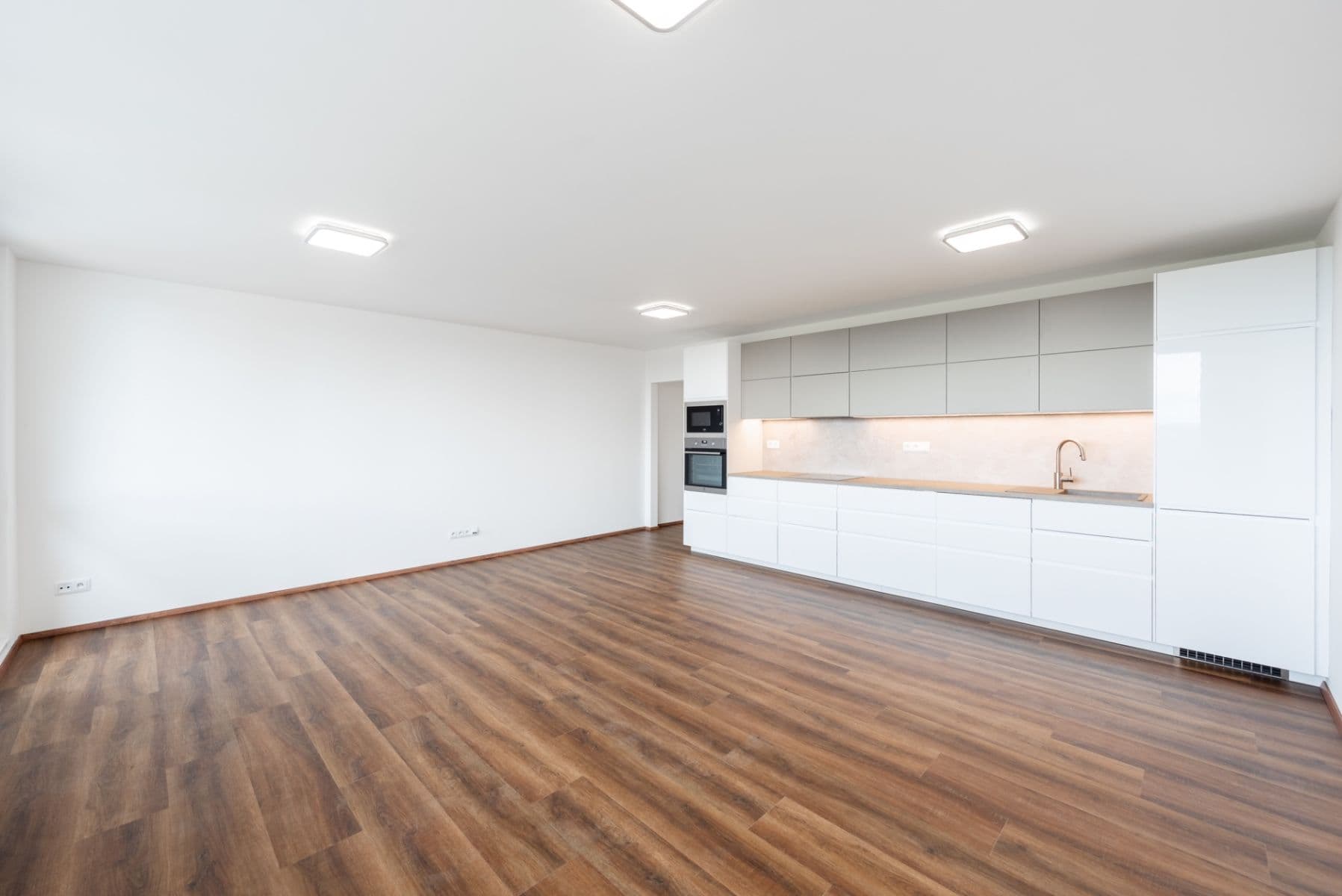 Predaj bytu 3-izbový 85 m², Doležalova, Praha, Praha Predaj bytu 3-izbový 85 m², Doležalova, Praha, Praha