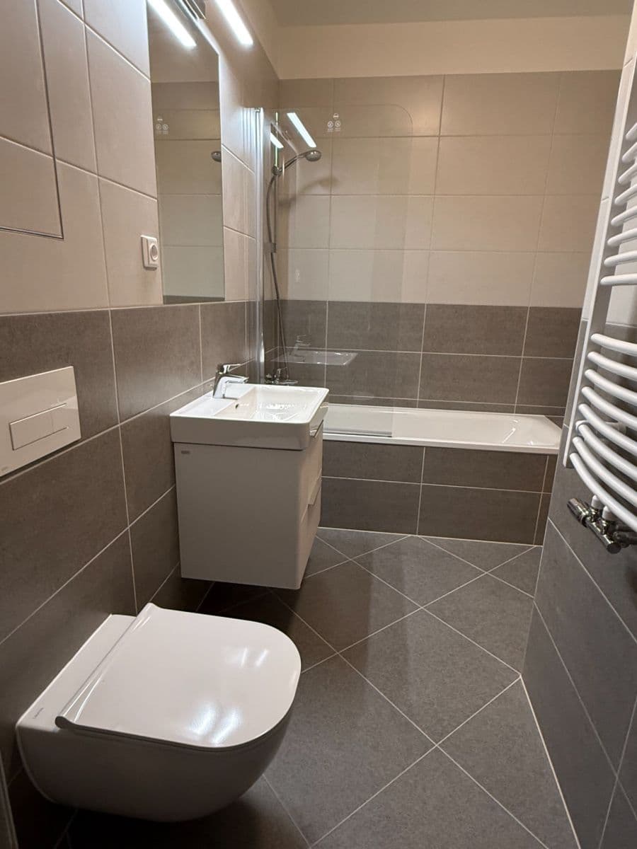 Prenájom bytu 2-izbový 53 m², Návarovská, Praha, Praha Prenájom bytu 2-izbový 53 m², Návarovská, Praha, Praha
