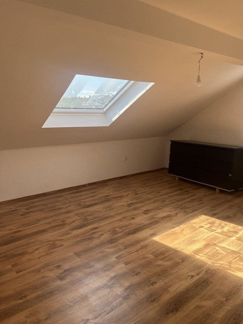 Prenájom bytu 3-izbový 85 m², Hans Doll Strasse 17 A, Sinsheim, Bádensko-Wurttembersko Prenájom bytu 3-izbový 85 m², Hans Doll Strasse 17 A, Sinsheim, Bádensko-Wurttembersko