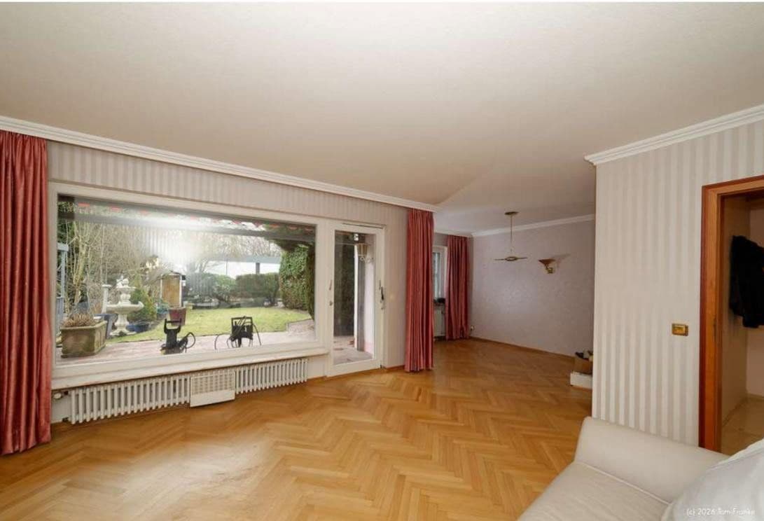 Predaj domu 118 m², pozemok 229 m², Litzelwiese 42, Frankfurt, Hesensko Predaj domu 118 m², pozemok 229 m², Litzelwiese 42, Frankfurt, Hesensko