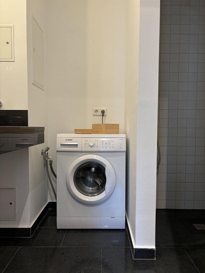 Prenájom bytu 1-izbový 41 m², Berlin, Berlín Prenájom bytu 1-izbový 41 m², Berlin, Berlín