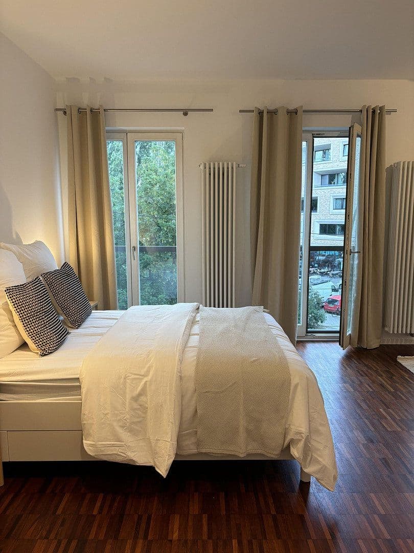 Prenájom bytu 1-izbový 41 m², Berlin, Berlín Prenájom bytu 1-izbový 41 m², Berlin, Berlín