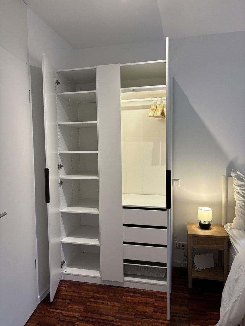 Prenájom bytu 1-izbový 41 m², Berlin, Berlín Prenájom bytu 1-izbový 41 m², Berlin, Berlín