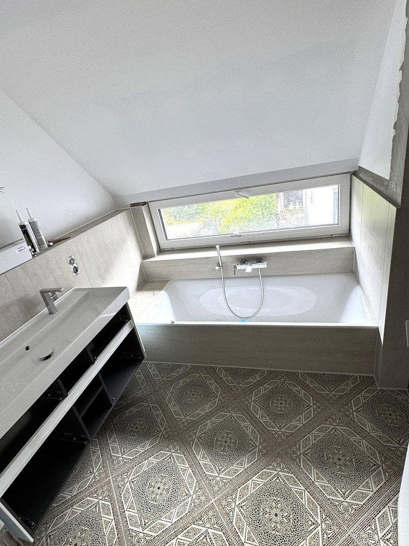 Prenájom domu 145 m², pozemok 180 m², Römerstr. 14, Meerbusch, Severné Porýnie - Westfálsko Prenájom domu 145 m², pozemok 180 m², Römerstr. 14, Meerbusch, Severné Porýnie - Westfálsko