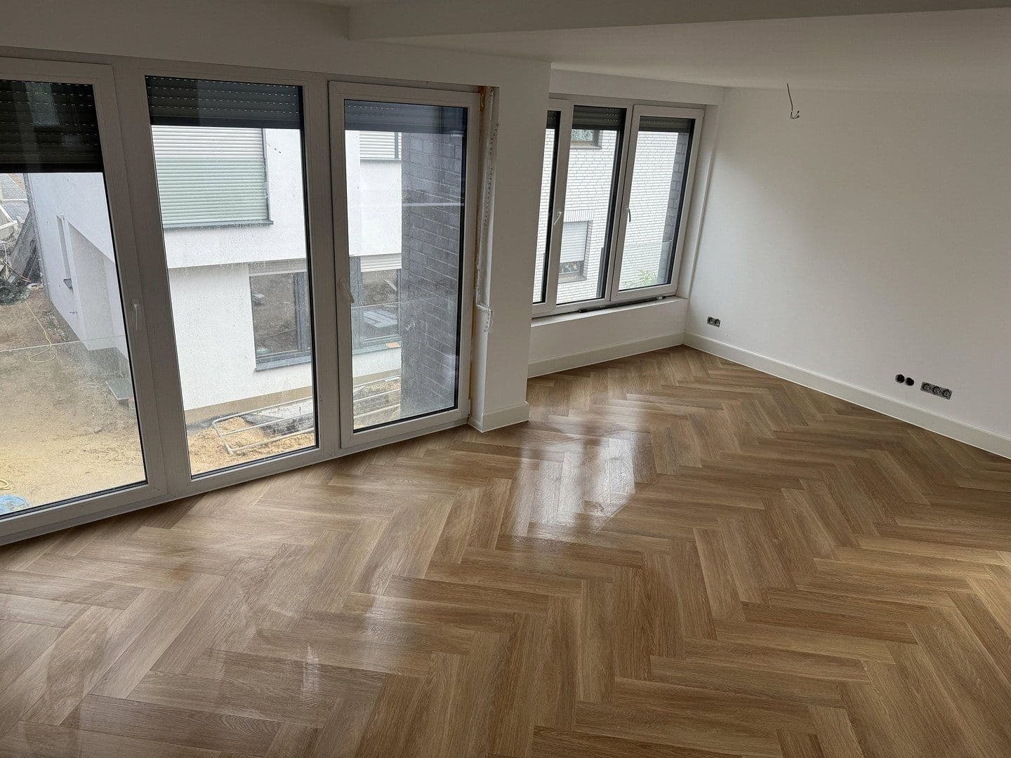 Prenájom domu 145 m², pozemok 180 m², Römerstr. 14, Meerbusch, Severné Porýnie - Westfálsko Prenájom domu 145 m², pozemok 180 m², Römerstr. 14, Meerbusch, Severné Porýnie - Westfálsko