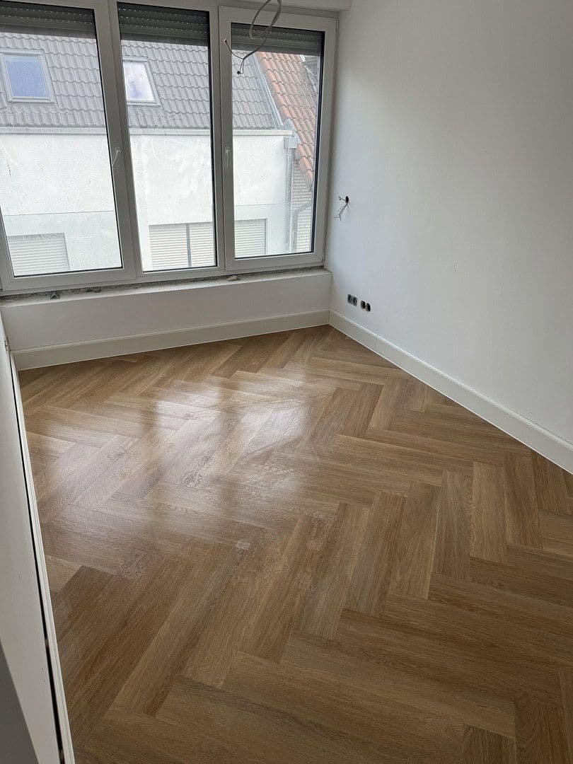 Prenájom domu 145 m², pozemok 180 m², Römerstr. 14, Meerbusch, Severné Porýnie - Westfálsko Prenájom domu 145 m², pozemok 180 m², Römerstr. 14, Meerbusch, Severné Porýnie - Westfálsko