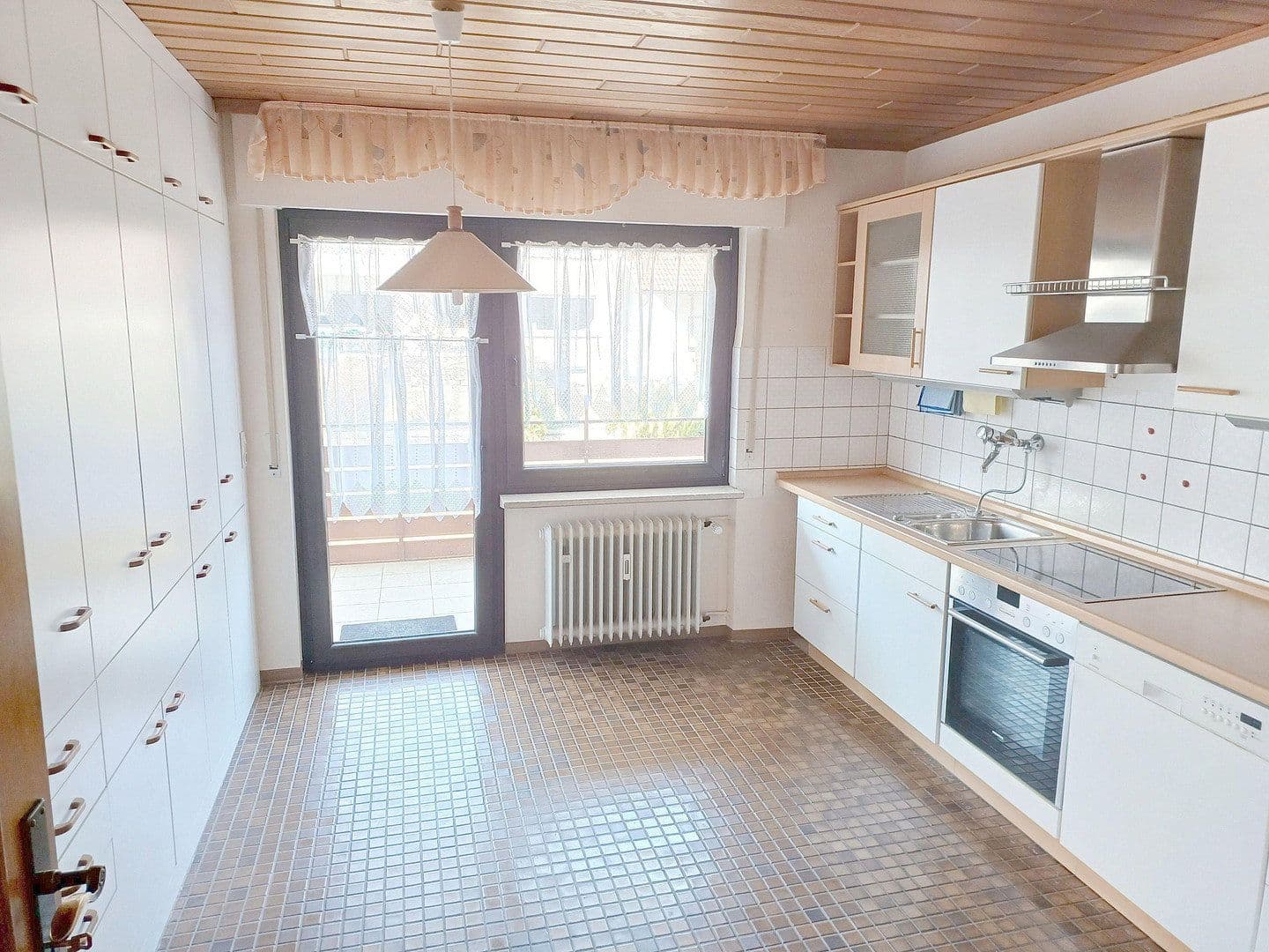 Prenájom bytu 3-izbový 1 m², Karlsruhe, Bádensko-Wurttembersko Prenájom bytu 3-izbový 1 m², Karlsruhe, Bádensko-Wurttembersko