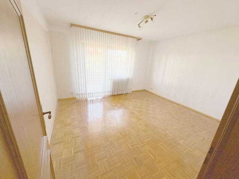 Prenájom bytu 3-izbový 1 m², Karlsruhe, Bádensko-Wurttembersko Prenájom bytu 3-izbový 1 m², Karlsruhe, Bádensko-Wurttembersko