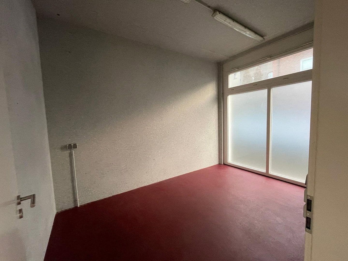 Prenájom nebytového priestoru 544 m², Knappenstraße 80, Oberhausen, Severné Porýnie - Westfálsko Prenájom nebytového priestoru 544 m², Knappenstraße 80, Oberhausen, Severné Porýnie - Westfálsko