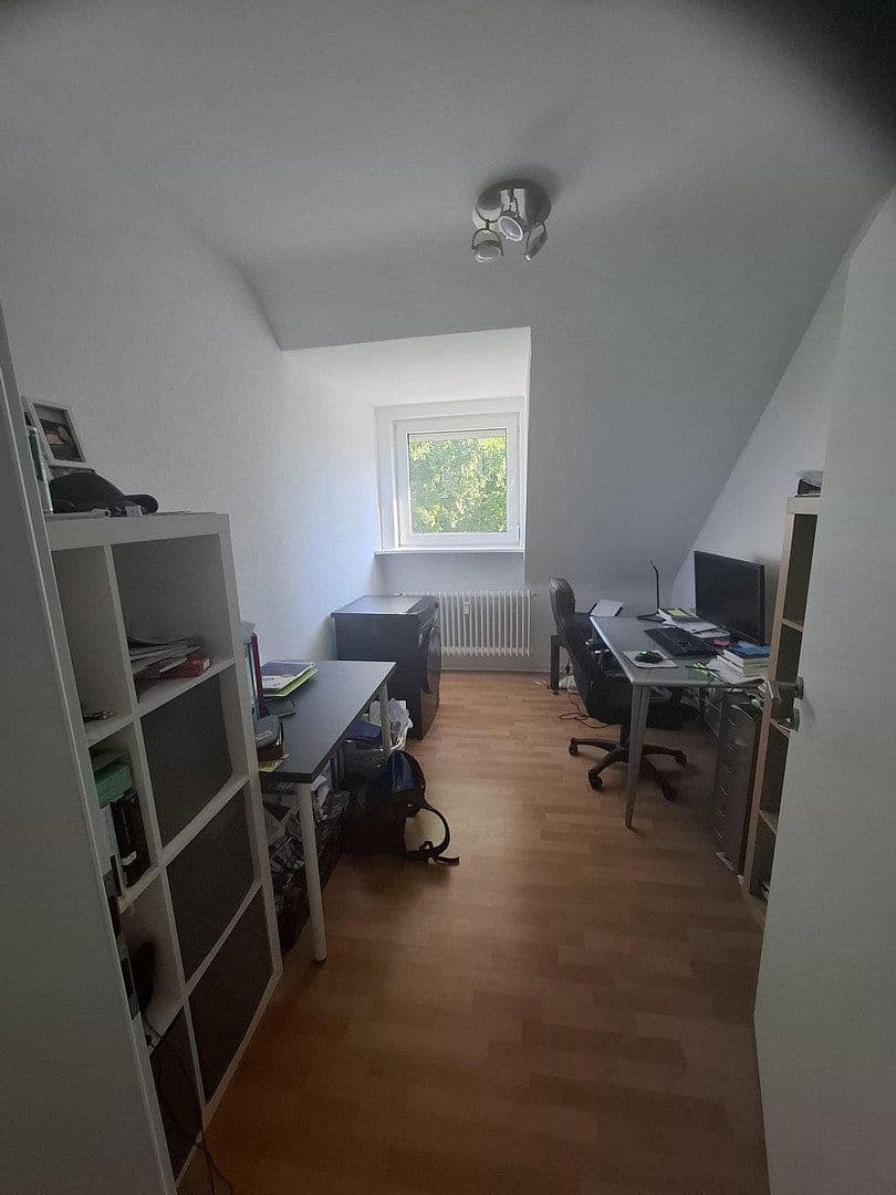 Prenájom bytu 3-izbový 60 m², Schloßstr. 317, Essen, Severné Porýnie - Westfálsko Prenájom bytu 3-izbový 60 m², Schloßstr. 317, Essen, Severné Porýnie - Westfálsko