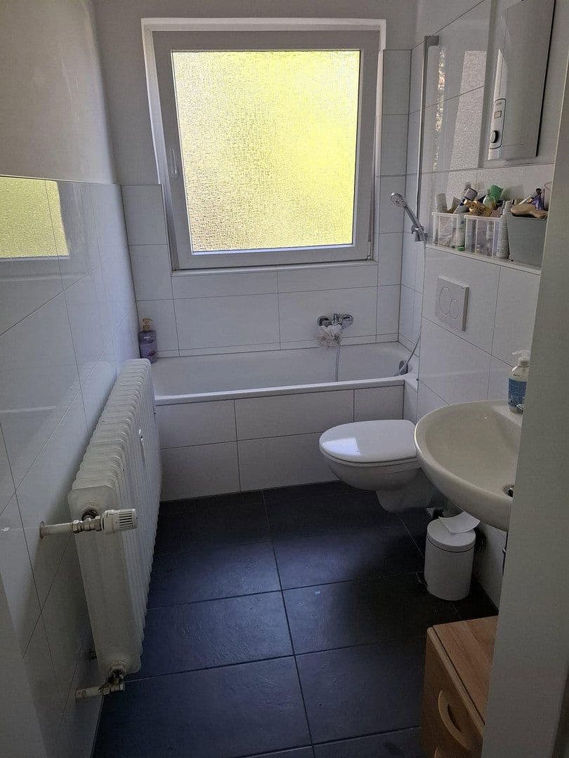 Prenájom bytu 3-izbový 60 m², Schloßstr. 317, Essen, Severné Porýnie - Westfálsko Prenájom bytu 3-izbový 60 m², Schloßstr. 317, Essen, Severné Porýnie - Westfálsko