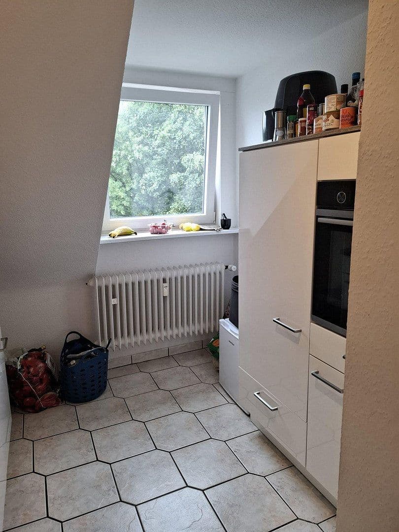 Prenájom bytu 3-izbový 60 m², Schloßstr. 317, Essen, Severné Porýnie - Westfálsko Prenájom bytu 3-izbový 60 m², Schloßstr. 317, Essen, Severné Porýnie - Westfálsko