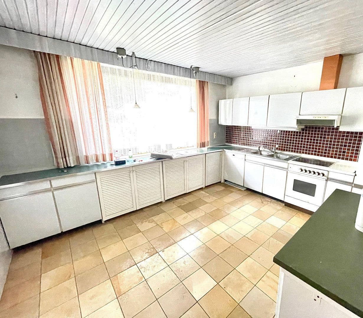 Predaj domu 200 m², pozemok 1.400 m², Reinfeld, Šlezvicko-Holštajnsko Predaj domu 200 m², pozemok 1.400 m², Reinfeld, Šlezvicko-Holštajnsko