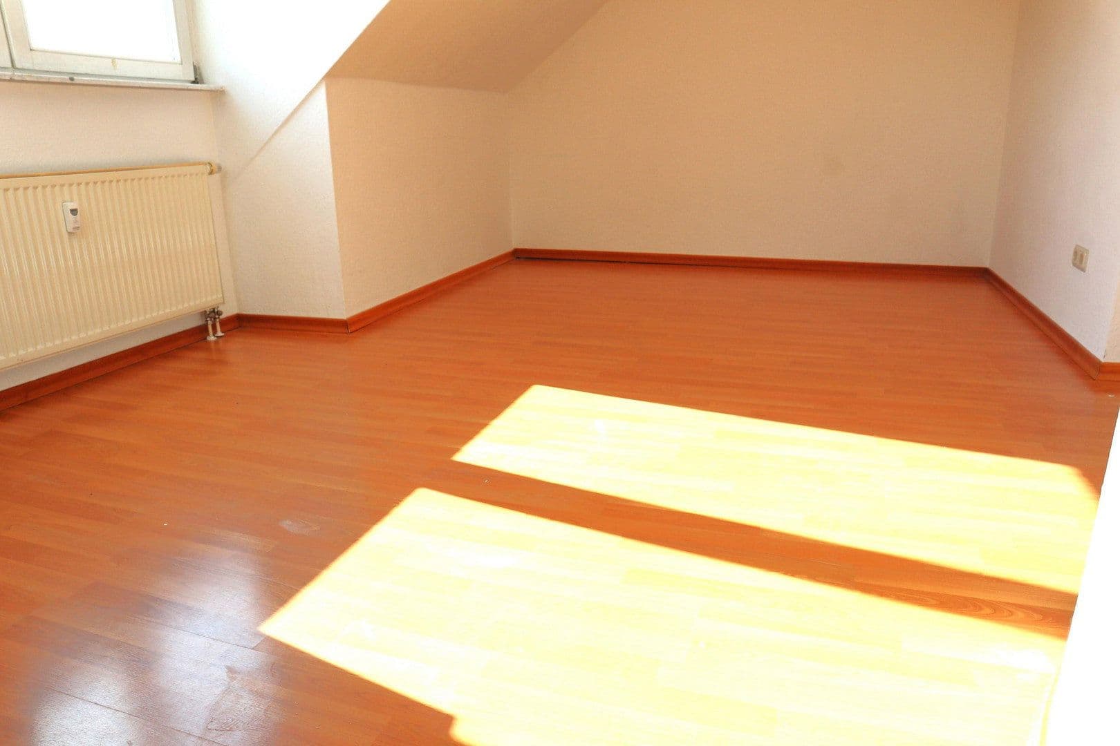 Prenájom bytu 4-izbový 98 m², Mainz, Porýnie-Falcko Prenájom bytu 4-izbový 98 m², Mainz, Porýnie-Falcko