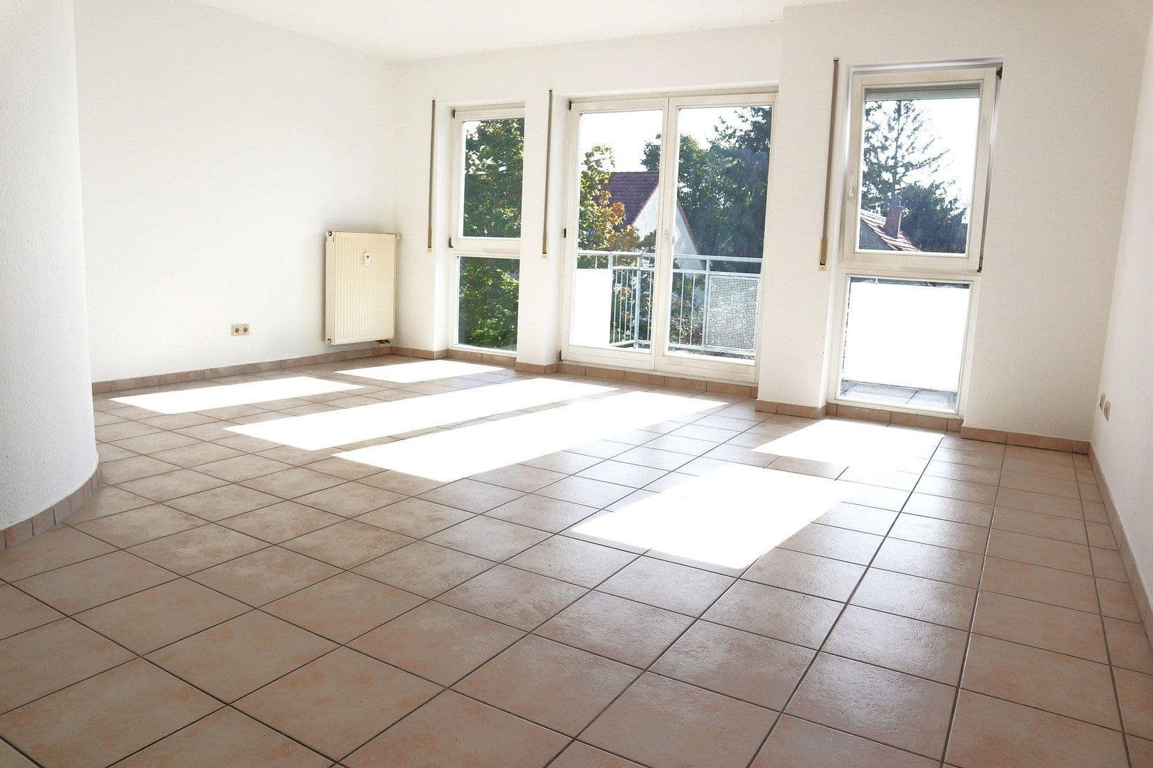 Prenájom bytu 4-izbový 98 m², Mainz, Porýnie-Falcko Prenájom bytu 4-izbový 98 m², Mainz, Porýnie-Falcko