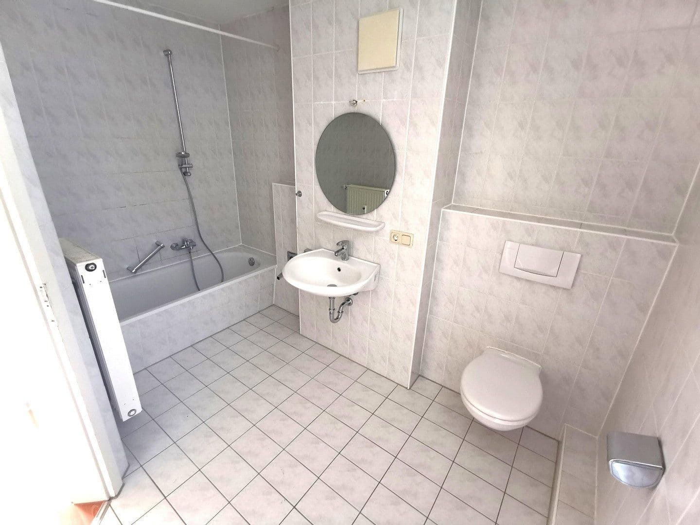 Prenájom bytu 4-izbový 98 m², Mainz, Porýnie-Falcko Prenájom bytu 4-izbový 98 m², Mainz, Porýnie-Falcko