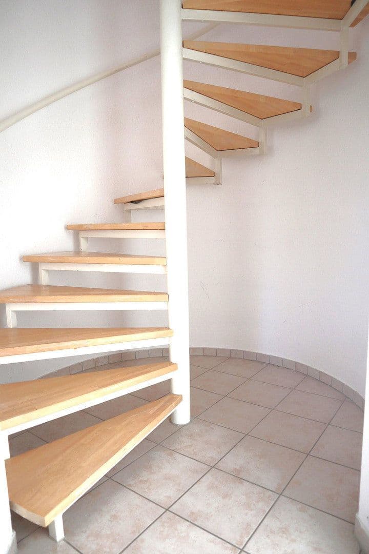 Prenájom bytu 4-izbový 98 m², Mainz, Porýnie-Falcko Prenájom bytu 4-izbový 98 m², Mainz, Porýnie-Falcko