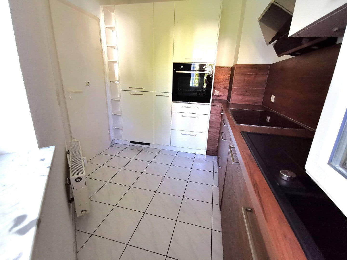 Prenájom bytu 4-izbový 98 m², Mainz, Porýnie-Falcko Prenájom bytu 4-izbový 98 m², Mainz, Porýnie-Falcko