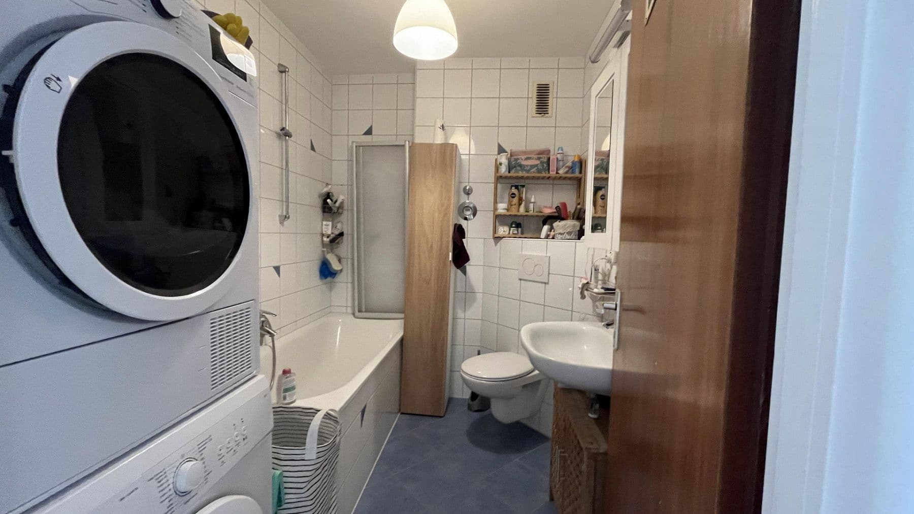 Prenájom bytu 3-izbový 91 m², Hildebrandstr, Karlsruhe, Bádensko-Wurttembersko Prenájom bytu 3-izbový 91 m², Hildebrandstr, Karlsruhe, Bádensko-Wurttembersko