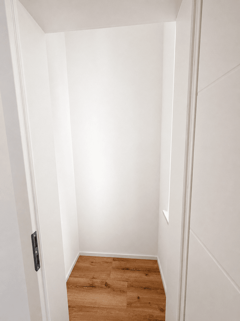 Prenájom bytu 4-izbový 93 m², Röpziger Straße 6, Halle (Saale), Sasko-Anhaltsko Prenájom bytu 4-izbový 93 m², Röpziger Straße 6, Halle (Saale), Sasko-Anhaltsko