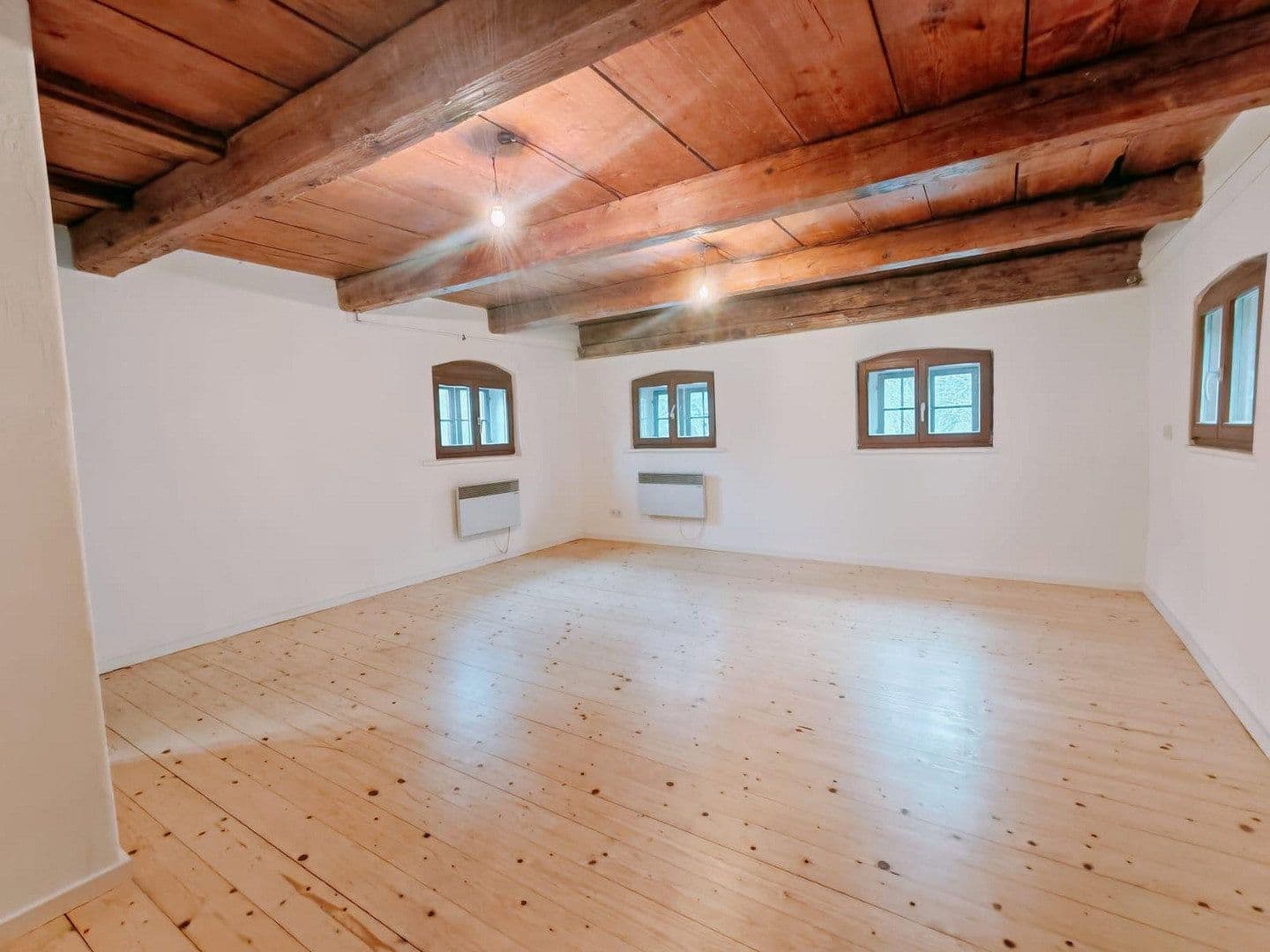 Predaj domu 130 m², pozemok 2.678 m², Manthalstr. 2, Berg, Bavorsko Predaj domu 130 m², pozemok 2.678 m², Manthalstr. 2, Berg, Bavorsko