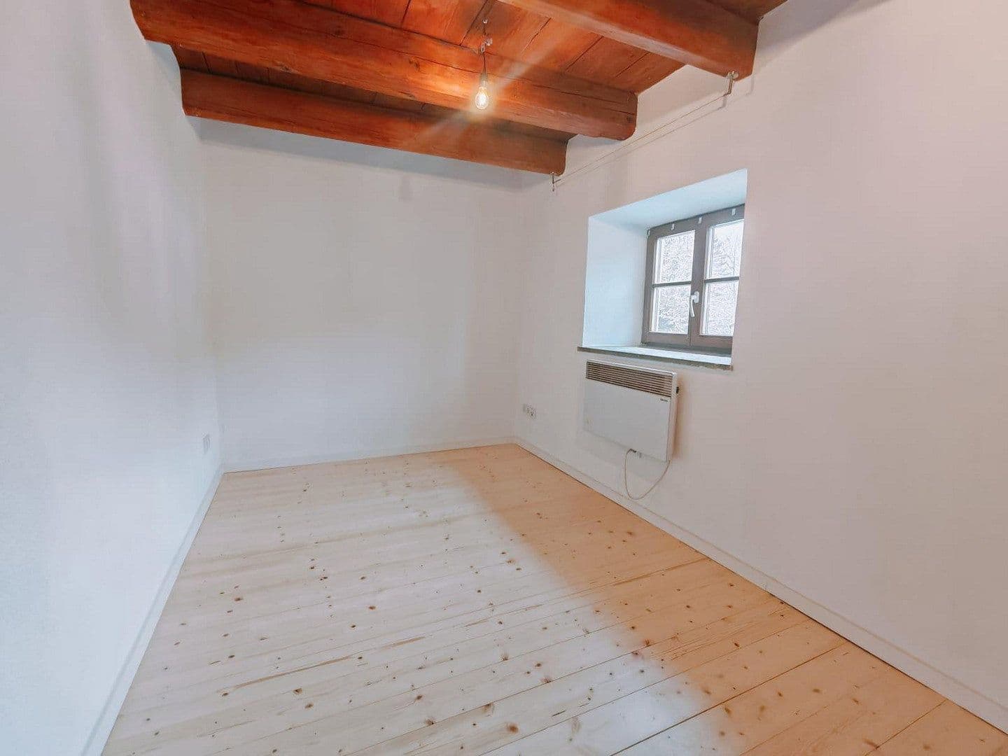 Prenájom domu 130 m², pozemok 2.678 m², Manthalstr. 2, Berg, Bavorsko Prenájom domu 130 m², pozemok 2.678 m², Manthalstr. 2, Berg, Bavorsko