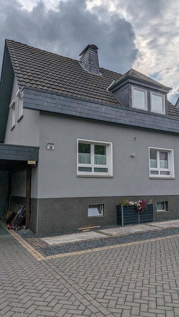 Predaj domu 144 m², pozemok 1.416 m², Hennef (Sieg), Severné Porýnie - Westfálsko Predaj domu 144 m², pozemok 1.416 m², Hennef (Sieg), Severné Porýnie - Westfálsko
