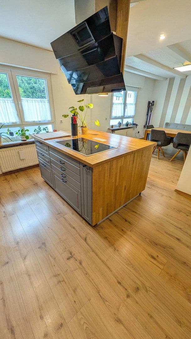 Predaj domu 144 m², pozemok 1.416 m², Hennef (Sieg), Severné Porýnie - Westfálsko Predaj domu 144 m², pozemok 1.416 m², Hennef (Sieg), Severné Porýnie - Westfálsko