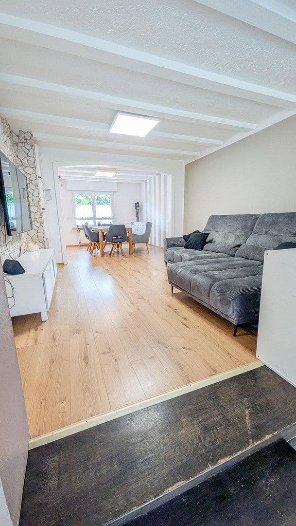 Predaj domu 144 m², pozemok 1.416 m², Hennef (Sieg), Severné Porýnie - Westfálsko Predaj domu 144 m², pozemok 1.416 m², Hennef (Sieg), Severné Porýnie - Westfálsko