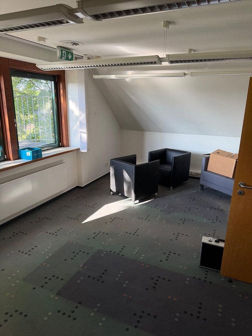 Prenájom kancelárie 188 m², Hauptstraße 66, Jesteburg, Dolné Sasko Prenájom kancelárie 188 m², Hauptstraße 66, Jesteburg, Dolné Sasko