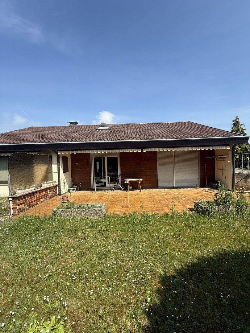 Predaj domu 106 m², pozemok 1.095 m², Mörikestraße 14, Eberdingen, Bádensko-Wurttembersko Predaj domu 106 m², pozemok 1.095 m², Mörikestraße 14, Eberdingen, Bádensko-Wurttembersko