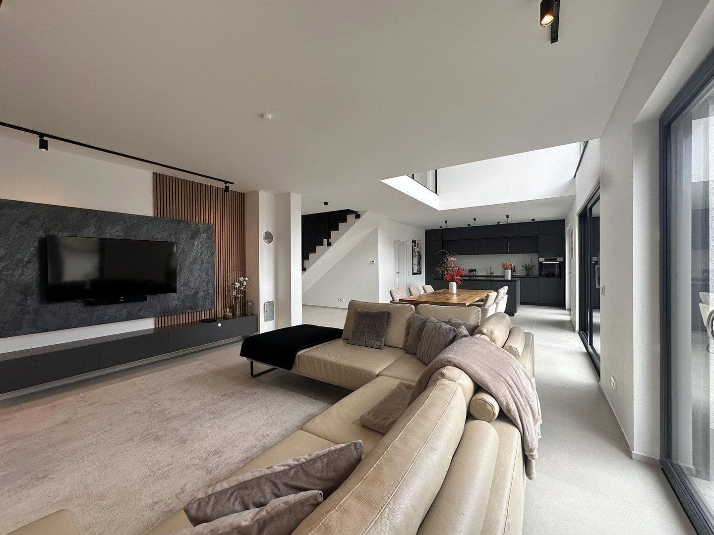 Predaj domu 200 m², pozemok 455 m², Steinfeld (Pfalz), Porýnie-Falcko Predaj domu 200 m², pozemok 455 m², Steinfeld (Pfalz), Porýnie-Falcko