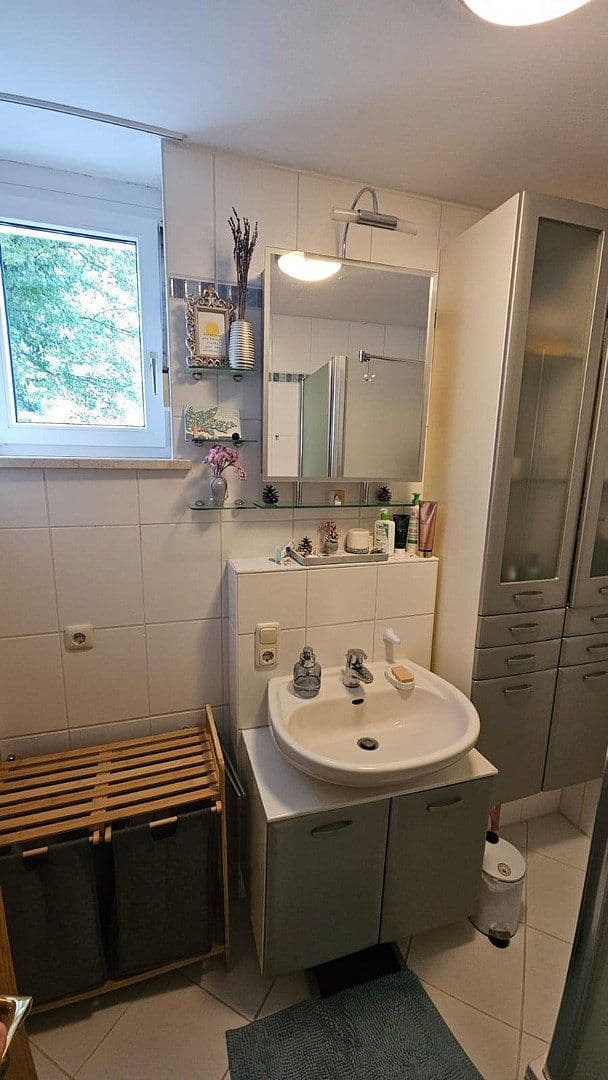Prenájom bytu 3-izbový 87 m², München, Bavorsko Prenájom bytu 3-izbový 87 m², München, Bavorsko