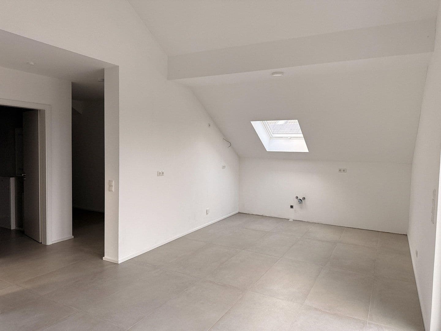 Prenájom bytu 2-izbový 73 m², Hümmerich, Porýnie-Falcko Prenájom bytu 2-izbový 73 m², Hümmerich, Porýnie-Falcko