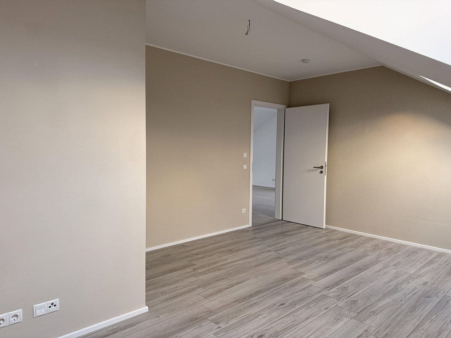 Prenájom bytu 2-izbový 73 m², Hümmerich, Porýnie-Falcko Prenájom bytu 2-izbový 73 m², Hümmerich, Porýnie-Falcko