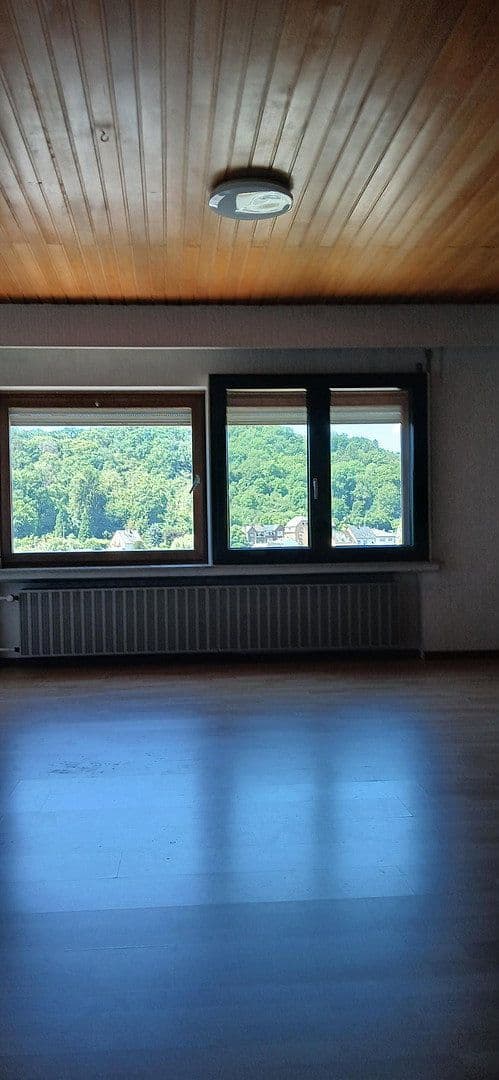Predaj domu 220 m², pozemok 180 m², Kobachstrasse 60, Idar-Oberstein, Porýnie-Falcko Predaj domu 220 m², pozemok 180 m², Kobachstrasse 60, Idar-Oberstein, Porýnie-Falcko