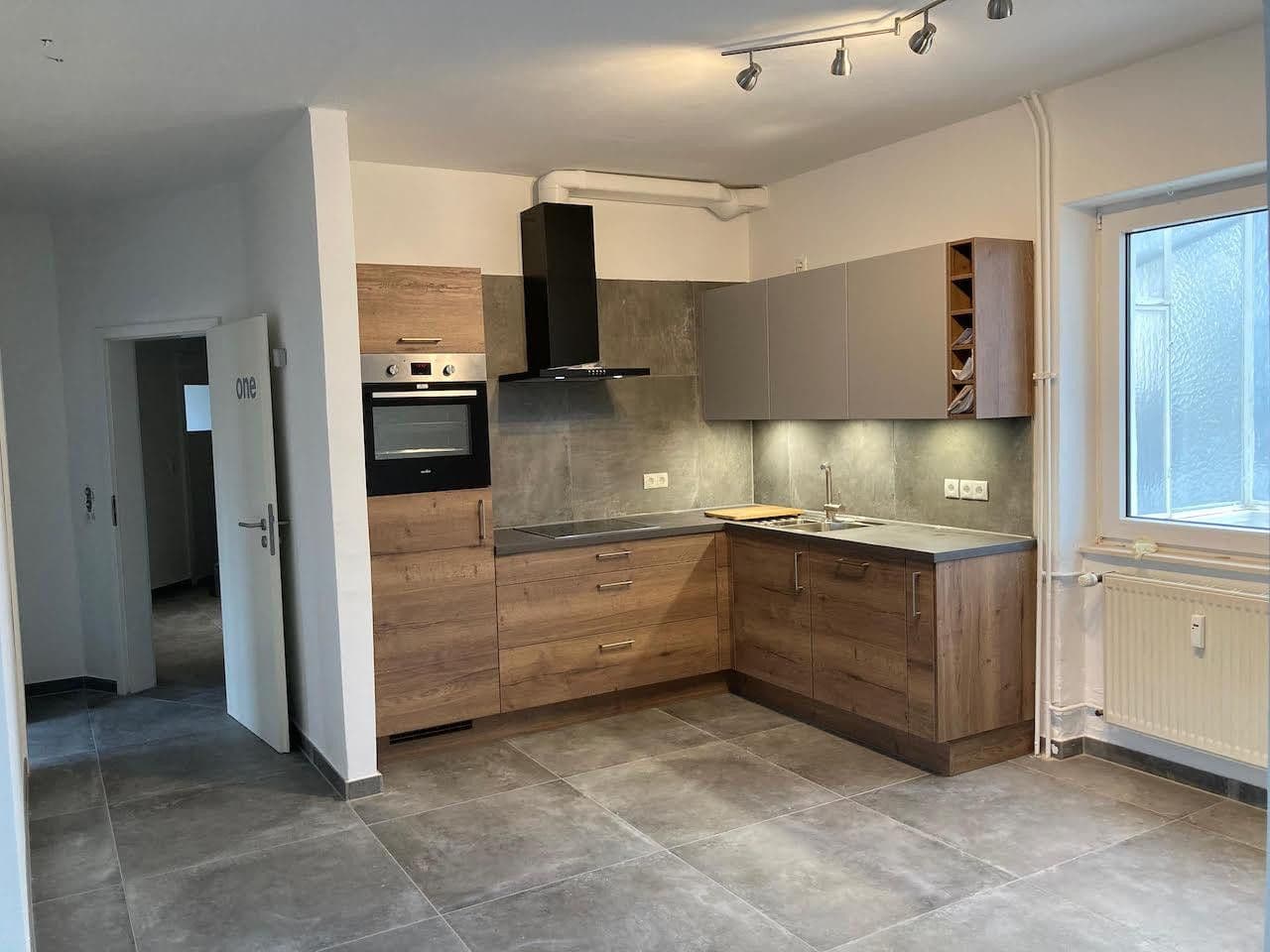 Prenájom bytu 3-izbový 101 m², Aschaffenburg, Bavorsko Prenájom bytu 3-izbový 101 m², Aschaffenburg, Bavorsko