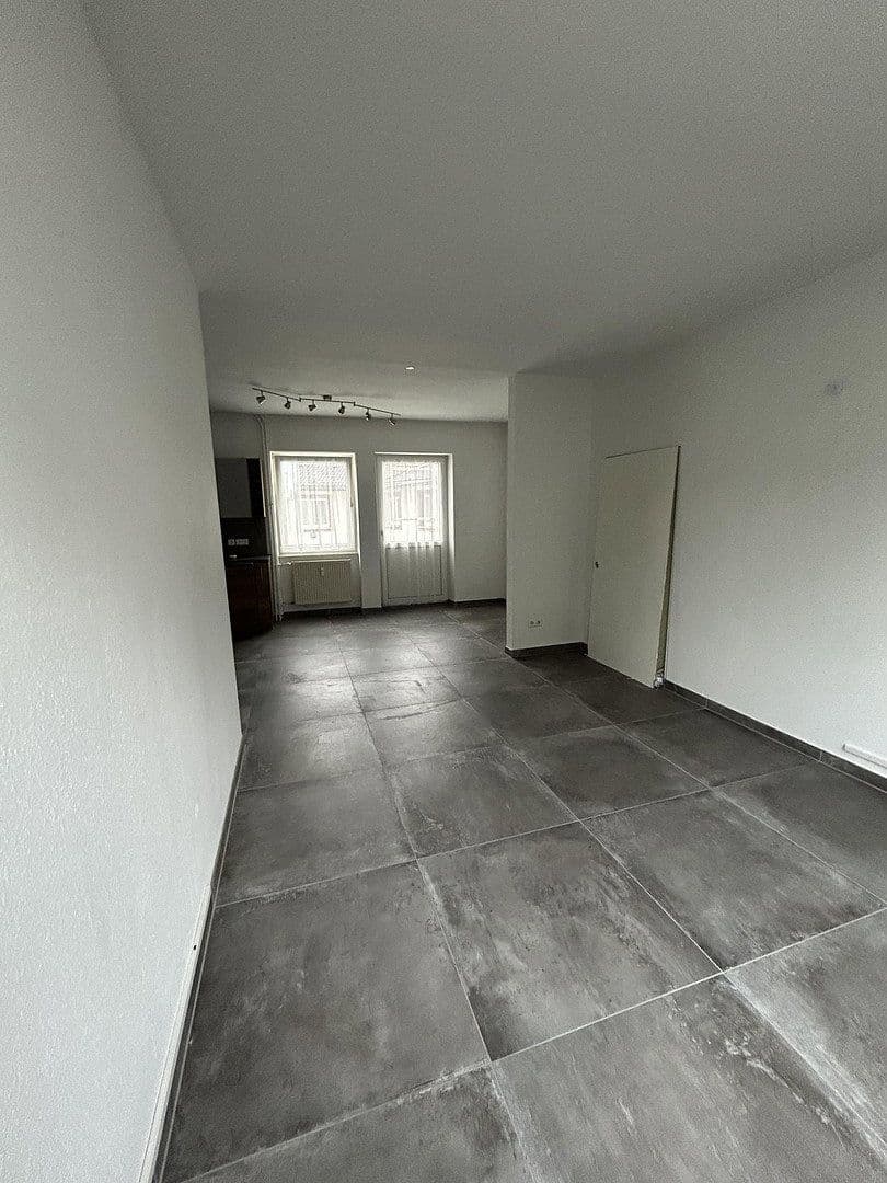 Prenájom bytu 3-izbový 101 m², Aschaffenburg, Bavorsko Prenájom bytu 3-izbový 101 m², Aschaffenburg, Bavorsko