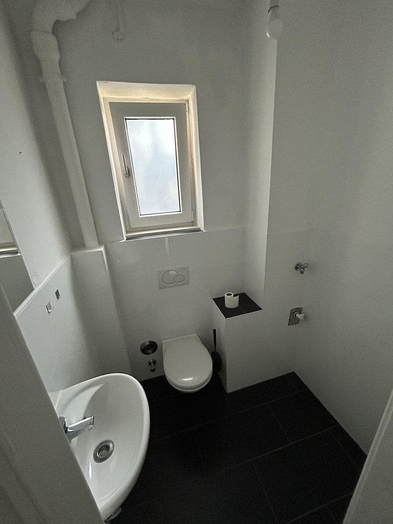 Prenájom bytu 3-izbový 101 m², Aschaffenburg, Bavorsko Prenájom bytu 3-izbový 101 m², Aschaffenburg, Bavorsko