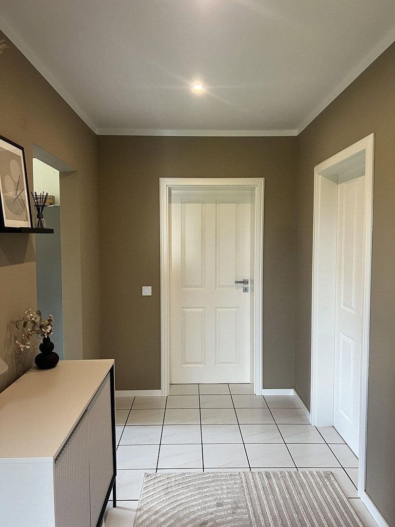 Predaj domu 168 m², pozemok 1.007 m², Taunusstr. 43, Langgöns, Hesensko Predaj domu 168 m², pozemok 1.007 m², Taunusstr. 43, Langgöns, Hesensko