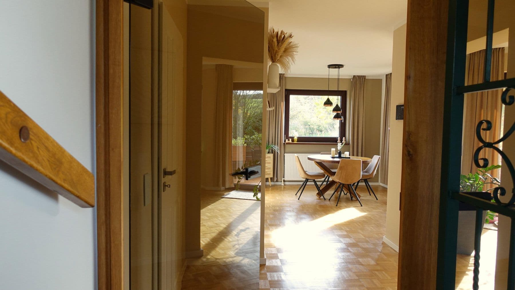 Predaj domu 168 m², pozemok 1.007 m², Taunusstr. 43, Langgöns, Hesensko Predaj domu 168 m², pozemok 1.007 m², Taunusstr. 43, Langgöns, Hesensko