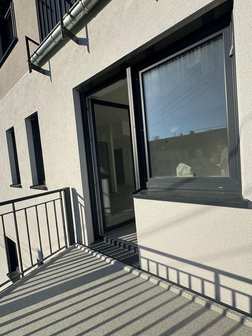 Prenájom bytu 3-izbový 89 m², Frankfurt am Main, Hesensko Prenájom bytu 3-izbový 89 m², Frankfurt am Main, Hesensko