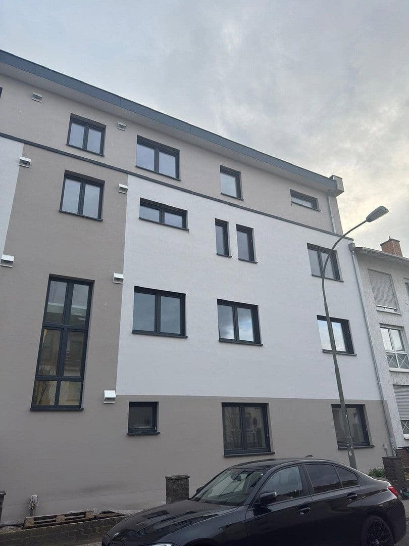 Prenájom bytu 3-izbový 89 m², Frankfurt am Main, Hesensko Prenájom bytu 3-izbový 89 m², Frankfurt am Main, Hesensko